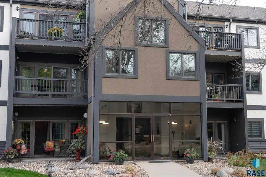 4204 S Minnesota Ave #103, Sioux Falls, SD 57105 - #2
