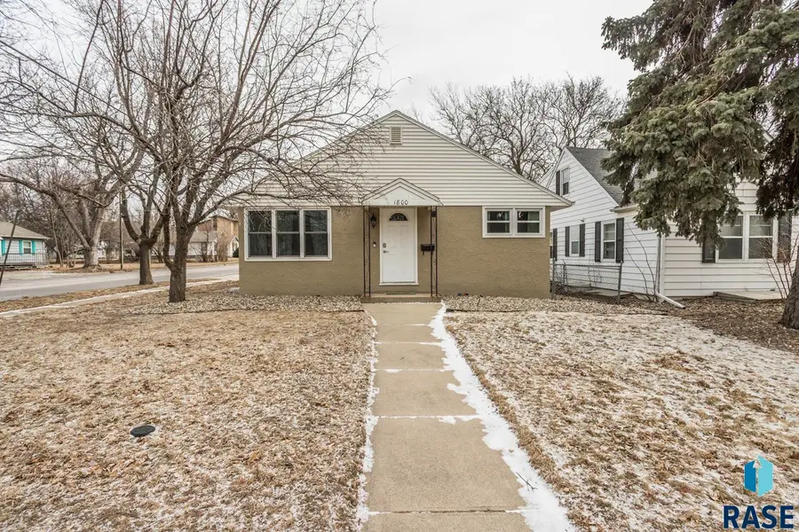 1800 S Covell Ave, Sioux Falls, SD 57105 - #3