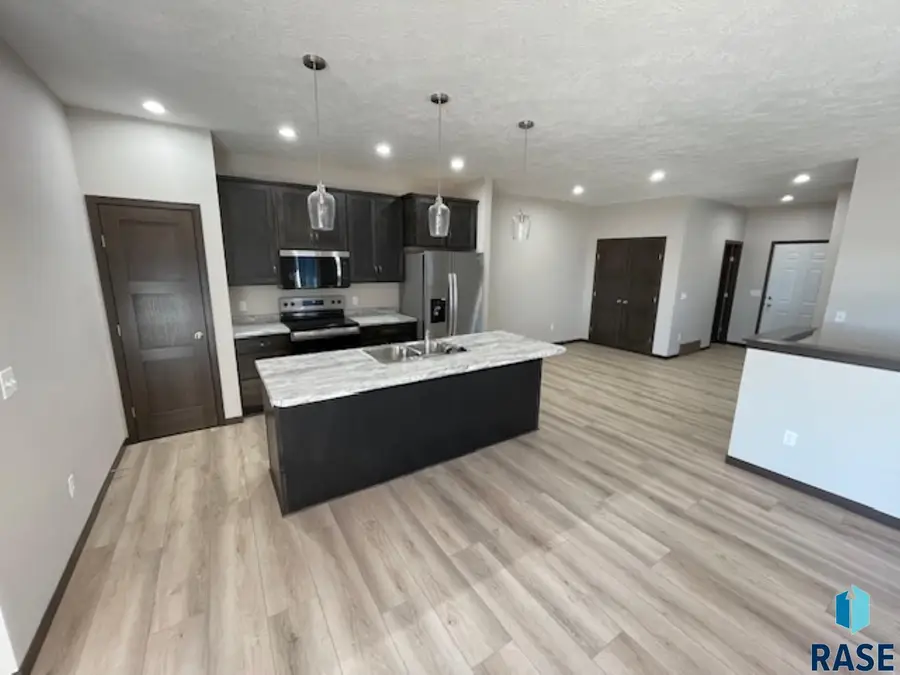 9643 W Tunis Dr, Sioux Falls, SD 57106 - #2
