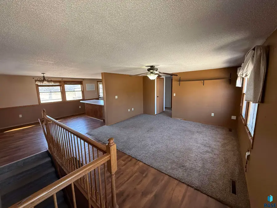 1300 S Point Dr, Sioux Falls, SD 57103 - #2