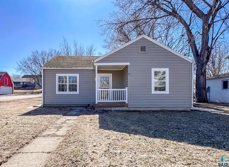484 E 2nd St, Parker, SD 57053 - #2