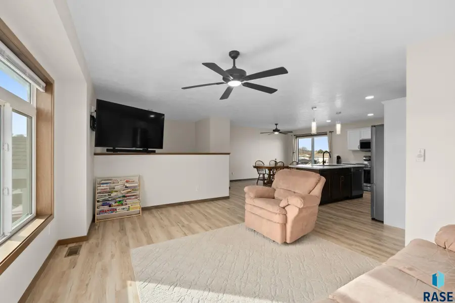 412 E Cairos Pl, Brandon, SD 57005 - #3