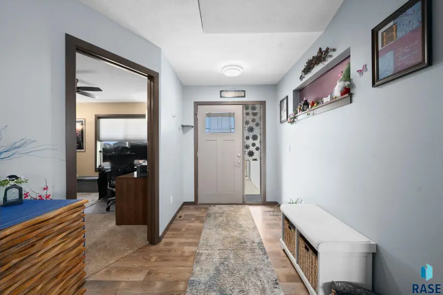 26164 Reed Ct, Canistota, SD 57012 - #2