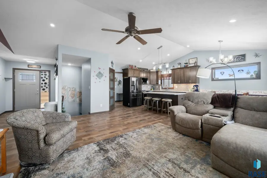 26164 Reed Ct, Canistota, SD 57012 - #3