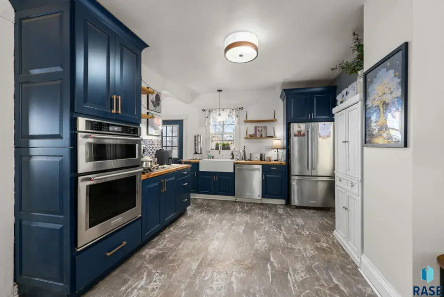 360 N Cedar Ave, Parker, SD 57053 - #2