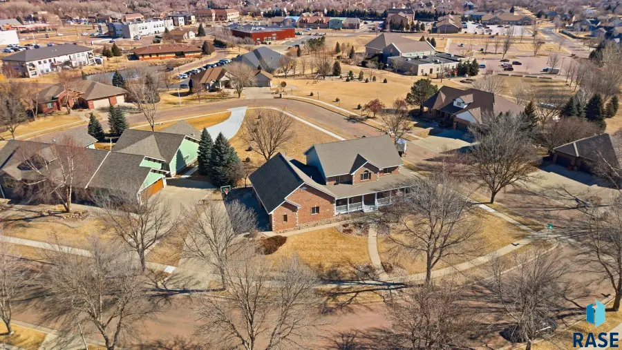 6308 S Grand Prairie Dr, Sioux Falls, SD 57108 - #2