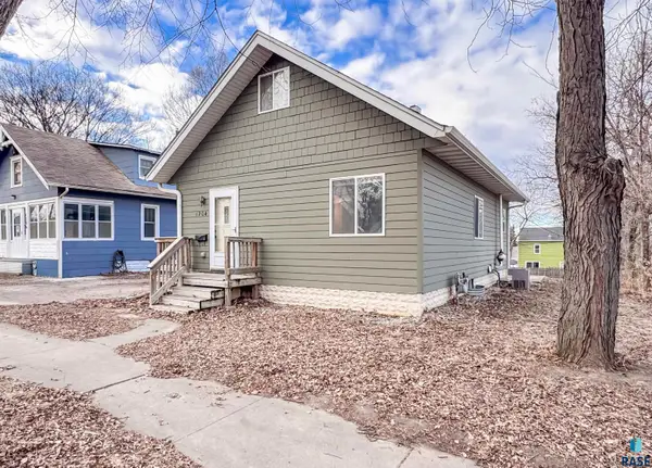 1204 W 13th St, Sioux Falls, SD 57104
