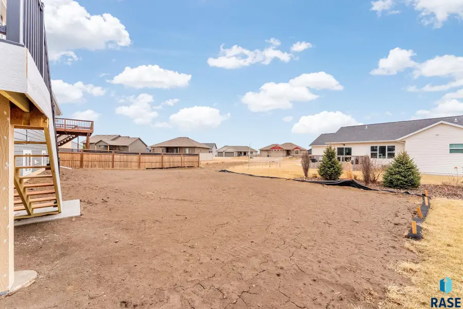 6629 E 49th St, Sioux Falls, SD 57110 - #3