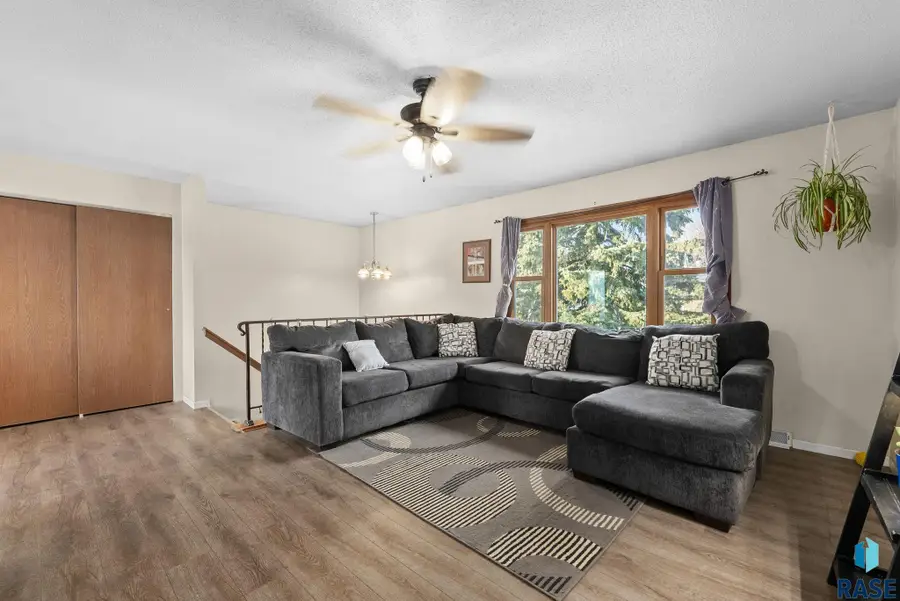 4517 S S Plains Dr, Sioux Falls, SD 57106 - #3