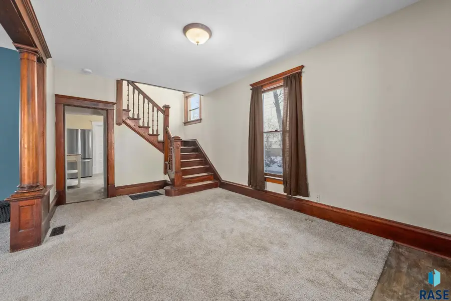610 S 1st Ave, Sioux Falls, SD 57104 - #2