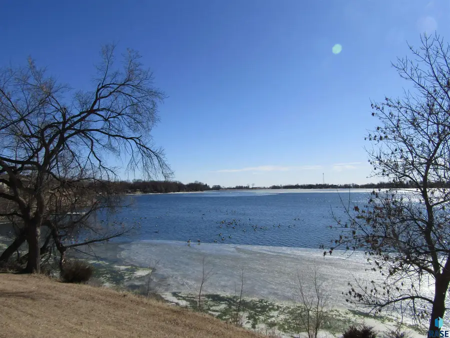 26520 N Shore Pl, Hartford, SD 57033 - #3