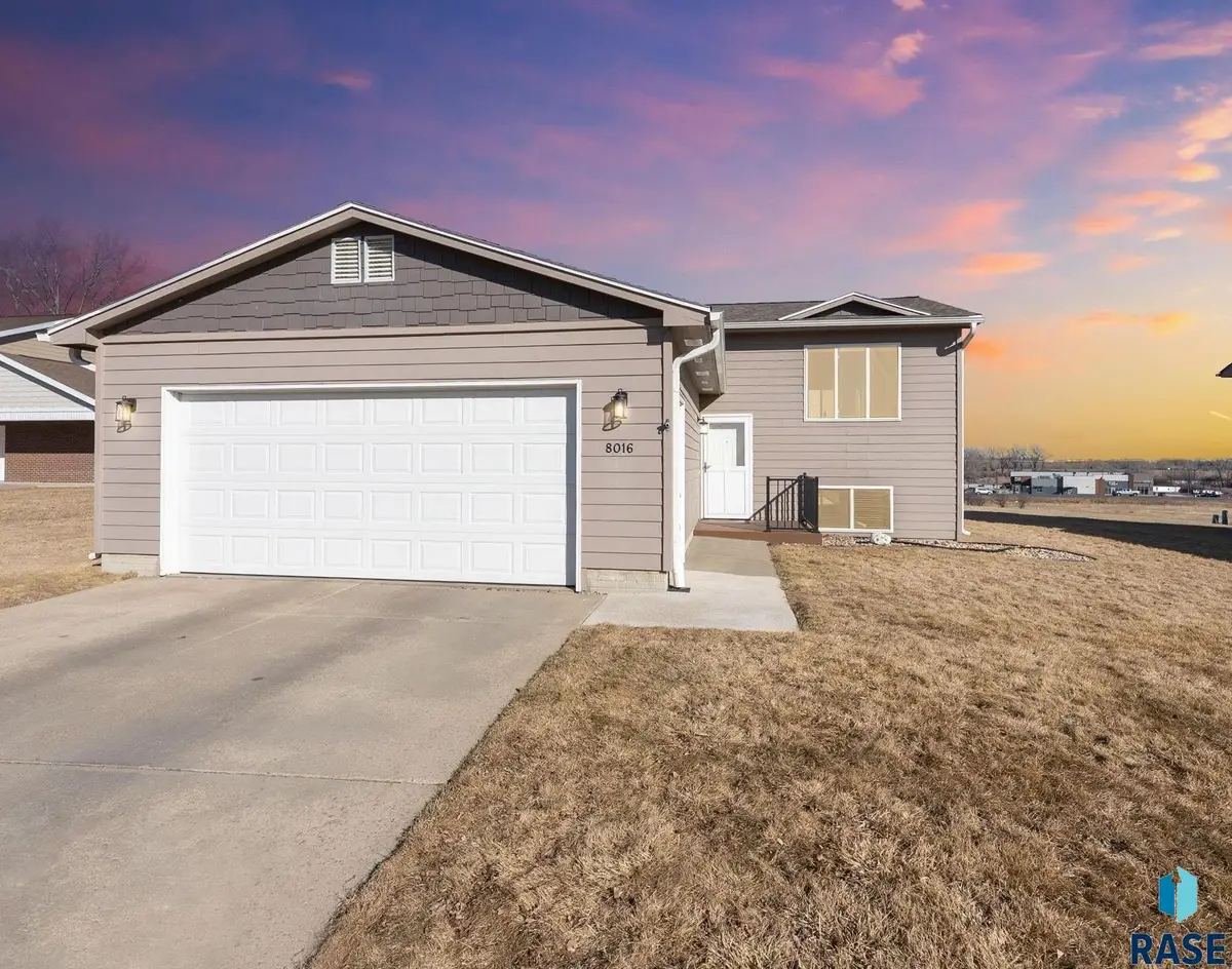8016 W Browning St, Sioux Falls, SD 57106 - #1