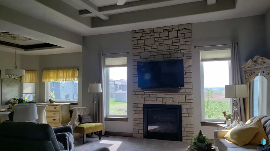 1305 S Gill Ave, Sioux Falls, SD 57106 - #3