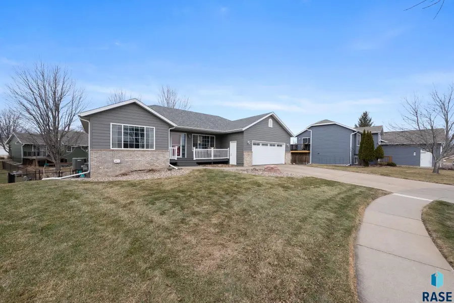 4605 S Kristen Cir, Sioux Falls, SD 57106 - #2