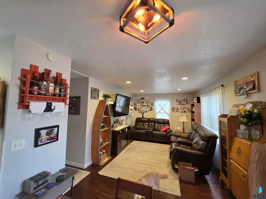 106 8th Ave Ave Sw, Pipestone, MN 56164 - #3