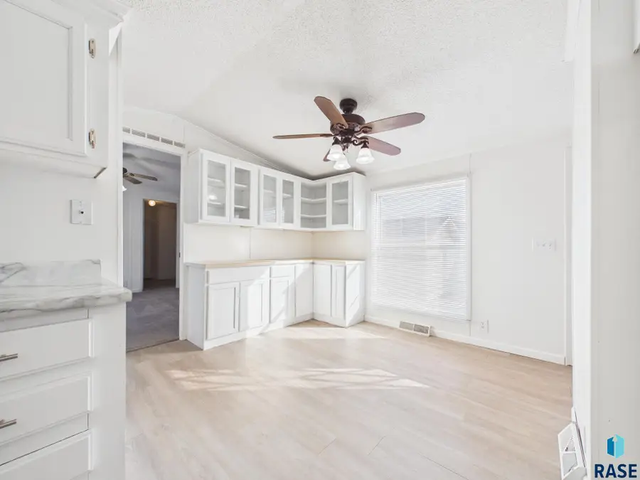 908 N Irene Pl, Sioux Falls, SD 57107 - #3