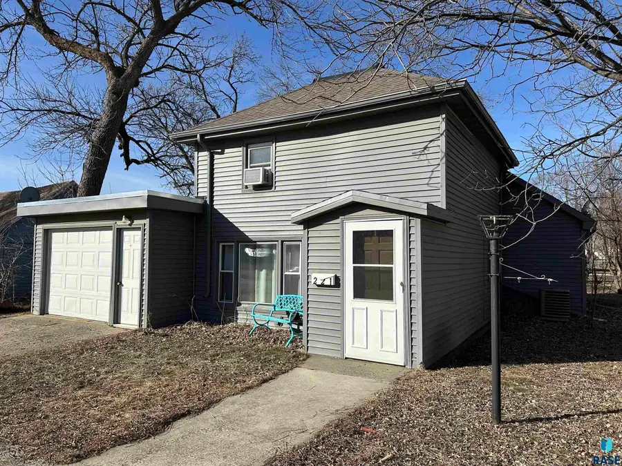 221 S Josephine Ave, Madison, SD 57042 - #2