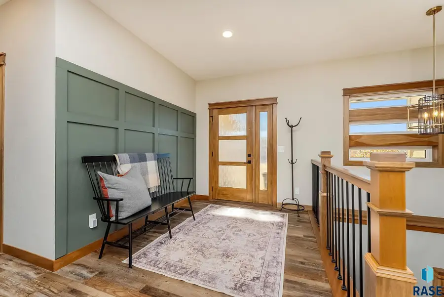 8204 E Wicker Ct, Sioux Falls, SD 57110 - #3