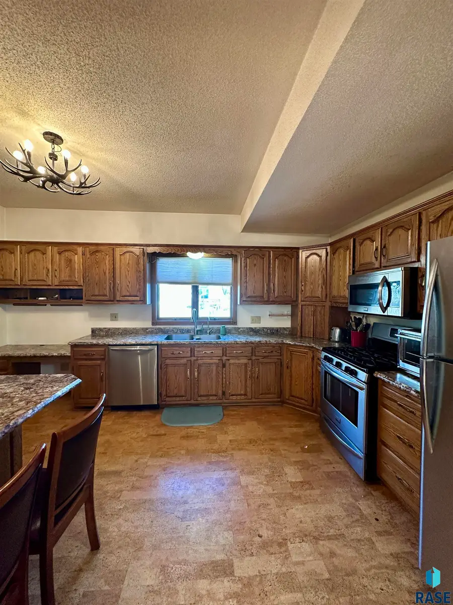 420 N Freeman Ave, Luverne, MN 56156 - #2