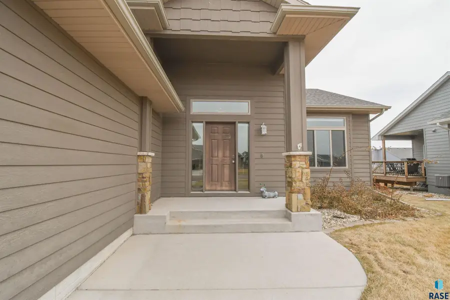 5504 S Solono Ave, Sioux Falls, SD 57108 - #2