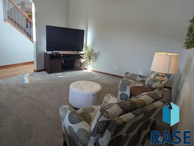 8128 S Grass Creek Dr, Sioux Falls, SD 57108 - #2