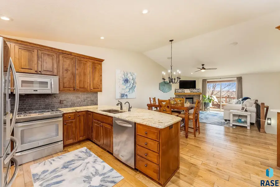 7570 S Grand Arbor Pl, Sioux Falls, SD 57108 - #2