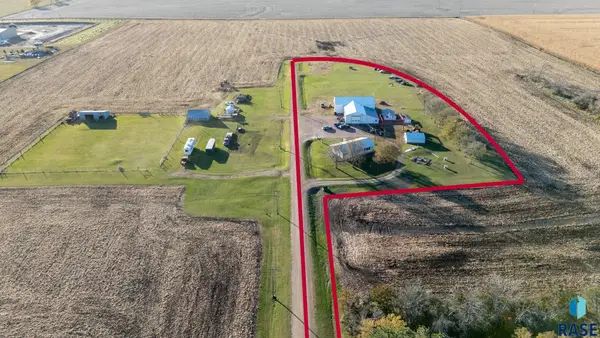 43372 W Washington Ave, Howard, SD 57349