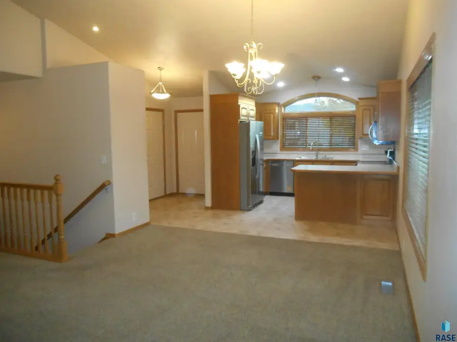 3412 S Harmony Dr, Sioux Falls, SD 57110 - #2