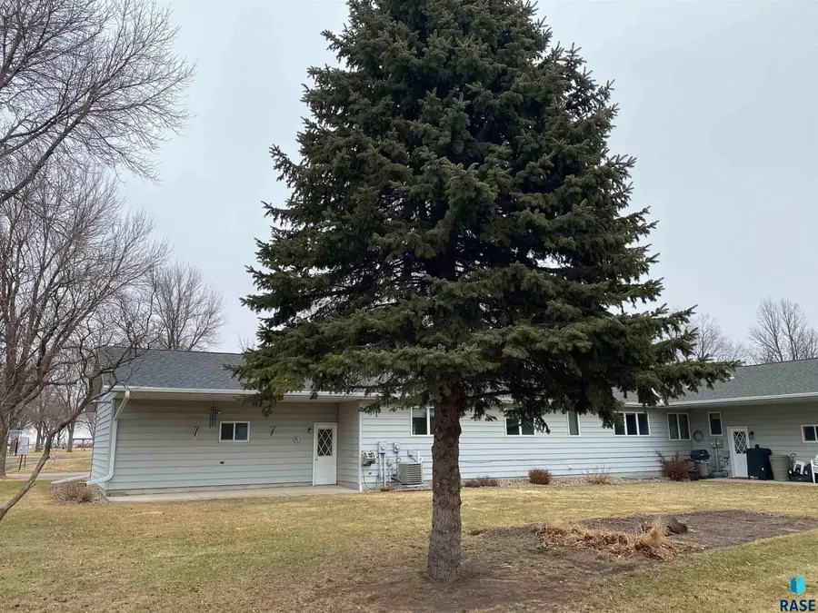 501 James St, Luverne, MN 56156 - #3