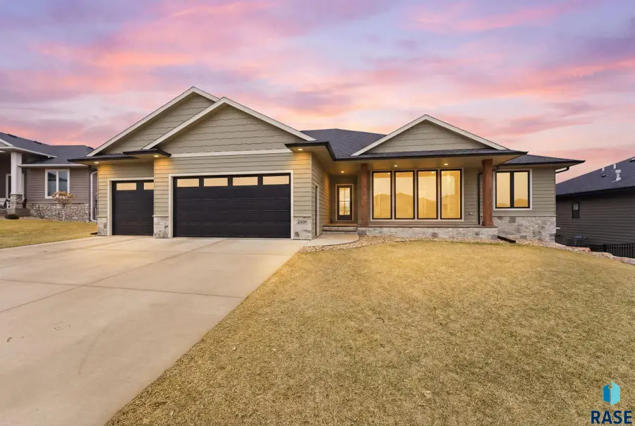 2300 S Galena Ct, Sioux Falls, SD 57110 - #2