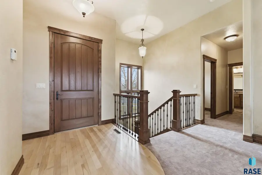 1325 W Wicklow Ct, Sioux Falls, SD 57108 - #3