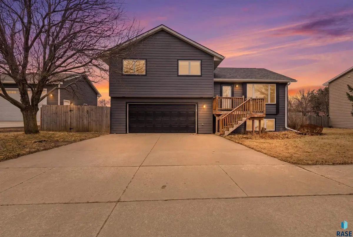 301 W Ramona St, Hartford, SD 57033 - #1