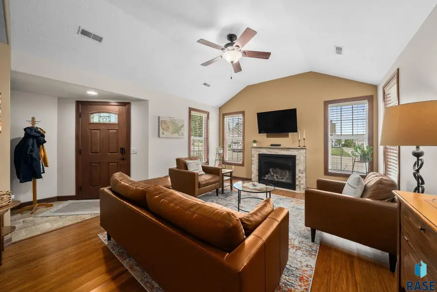 5511 E Eastbridge Pl, Sioux Falls, SD 57110 - #3