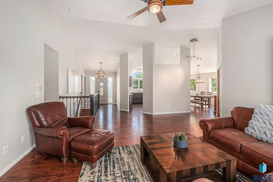 721 Britz Dr, Luverne, MN 56156 - #3