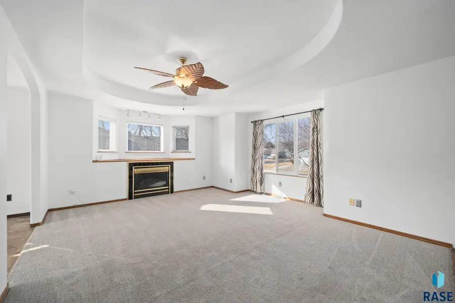 5417 W Oak St, Sioux Falls, SD 57106 - #2