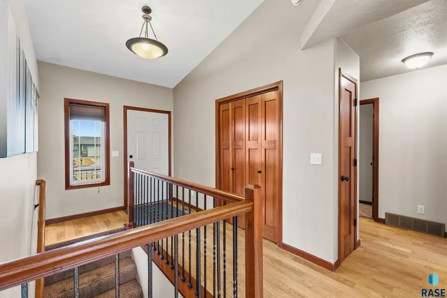 802 Honeysuckle Dr, Harrisburg, SD 57032 - #3