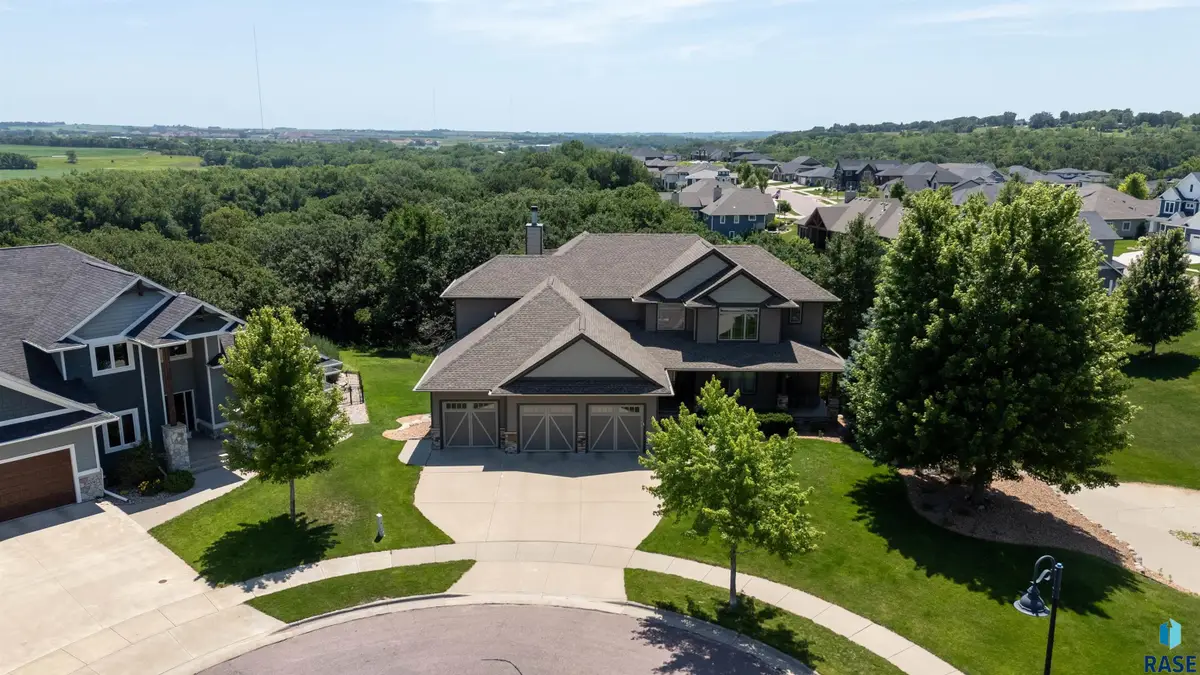 E Torrey Pine Cir, Sioux Falls, SD 57110 - #1