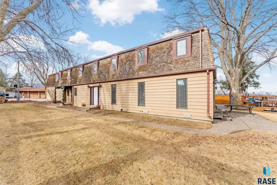 46246 S Shore Pl, Hartford, SD 57033 - #2