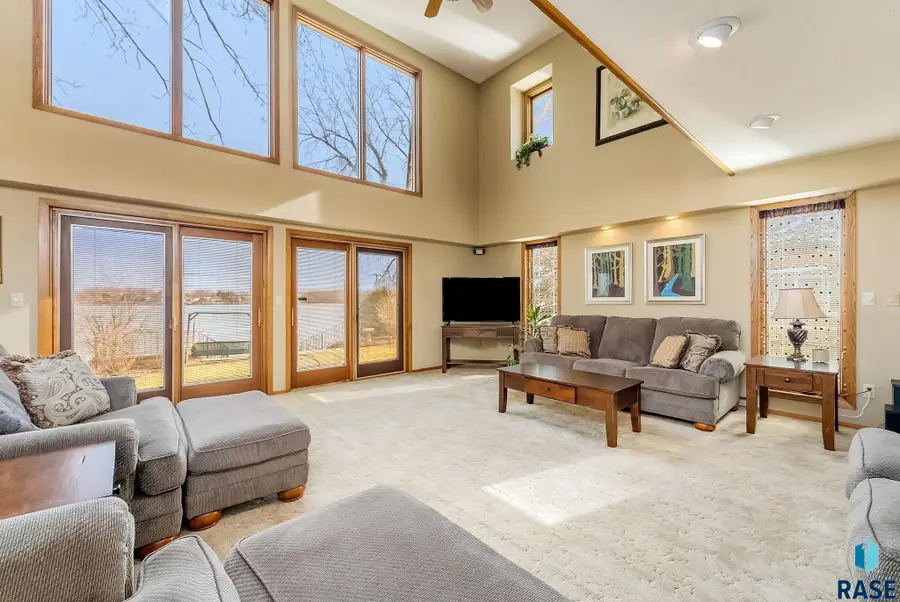 46246 S Shore Pl, Hartford, SD 57033 - #3