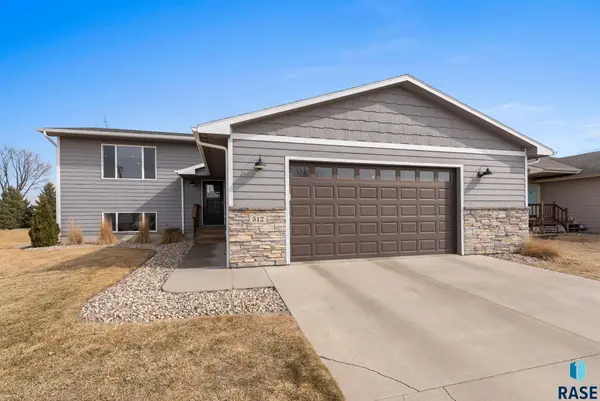 512 Kia Dr, Hartford, SD 57033