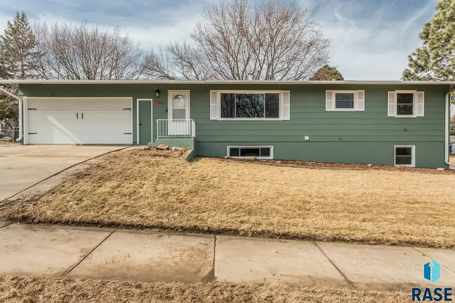 2401 S Beech Ave, Sioux Falls, SD 57106 - #2