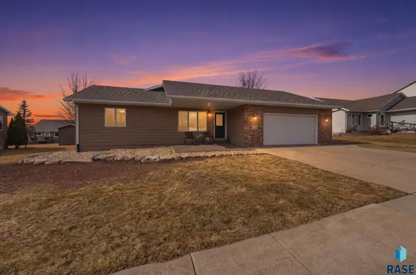 1307 Clark Ave, Dell Rapids, SD 57022