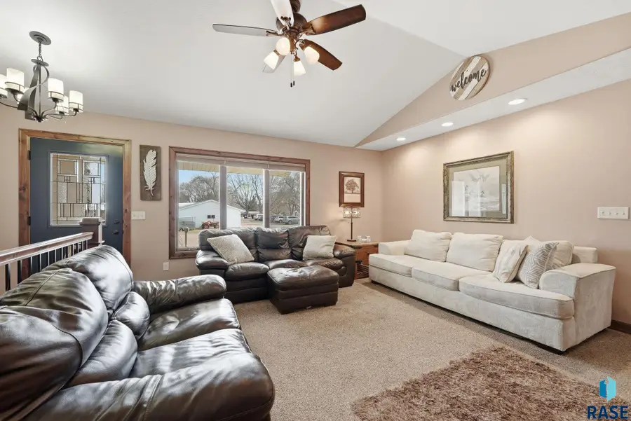 1307 Clark Ave, Dell Rapids, SD 57022 - #3