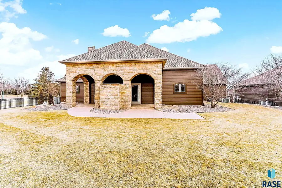 217 W 77th St, Sioux Falls, SD 57108 - #3