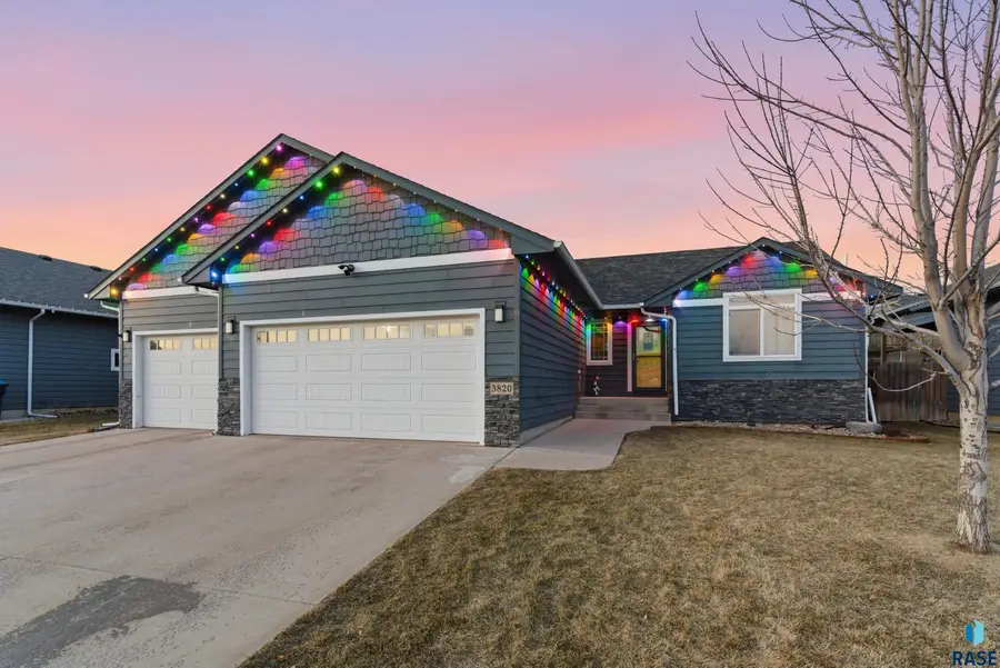 3820 S Attalia Ct, Sioux Falls, SD 57110 - #3