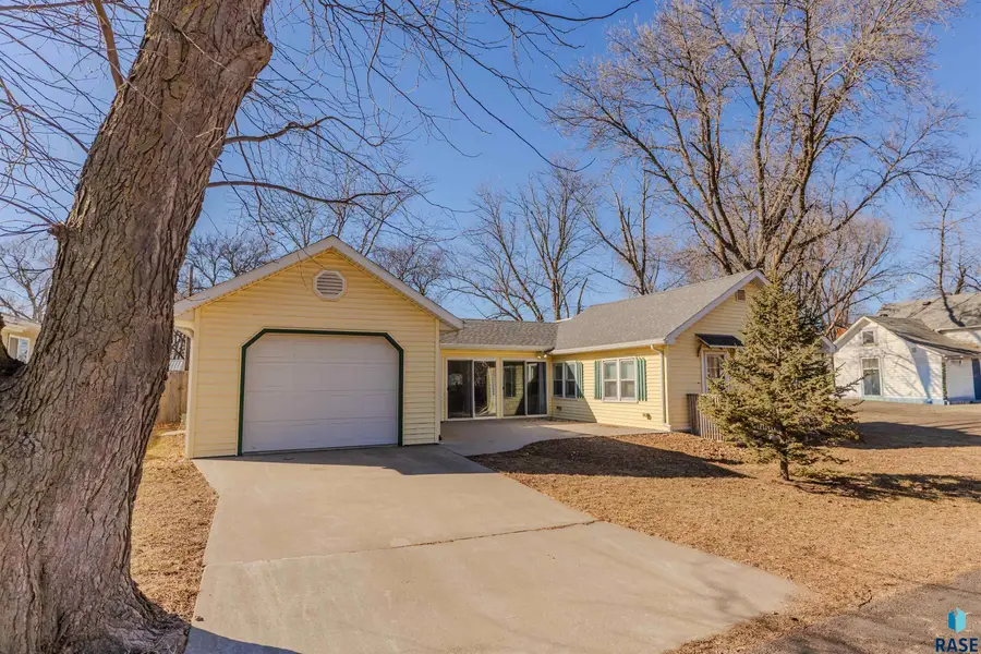 403 S Juniper Ave, Marion, SD 57043 - #2