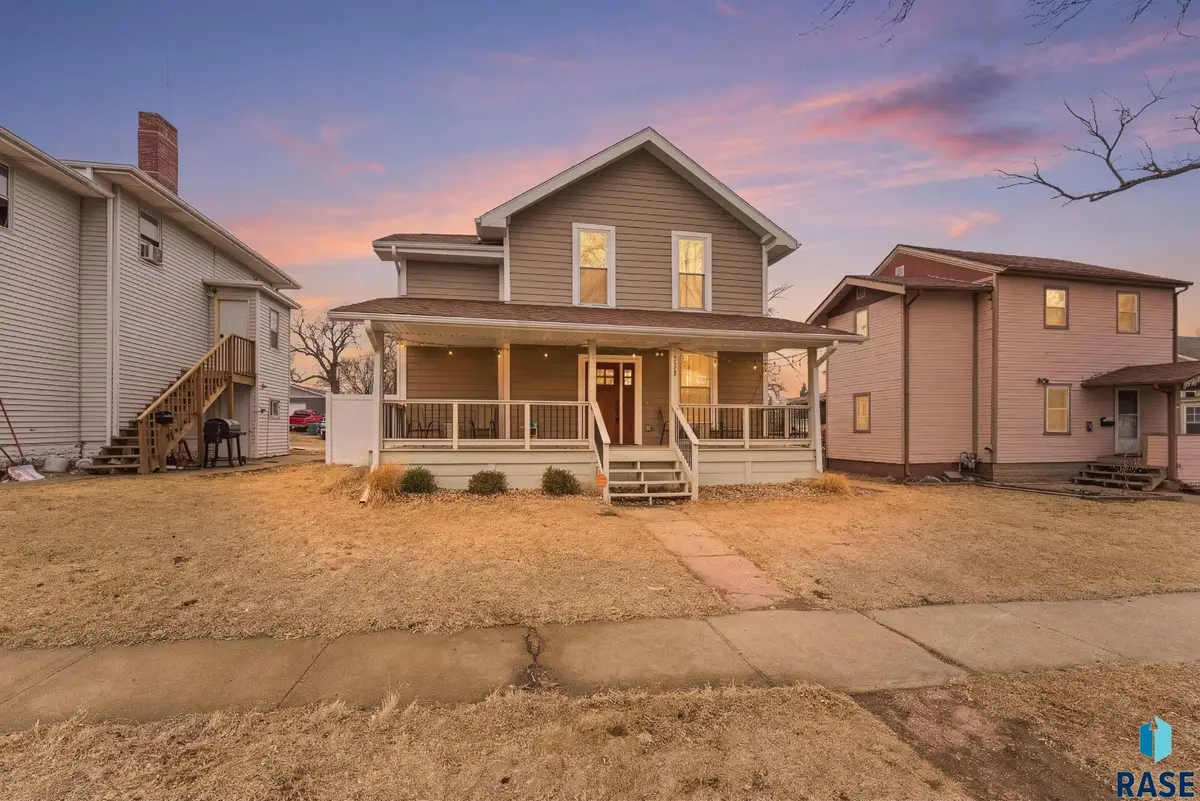 117 N Covell Ave, Sioux Falls, SD 57104 - #1