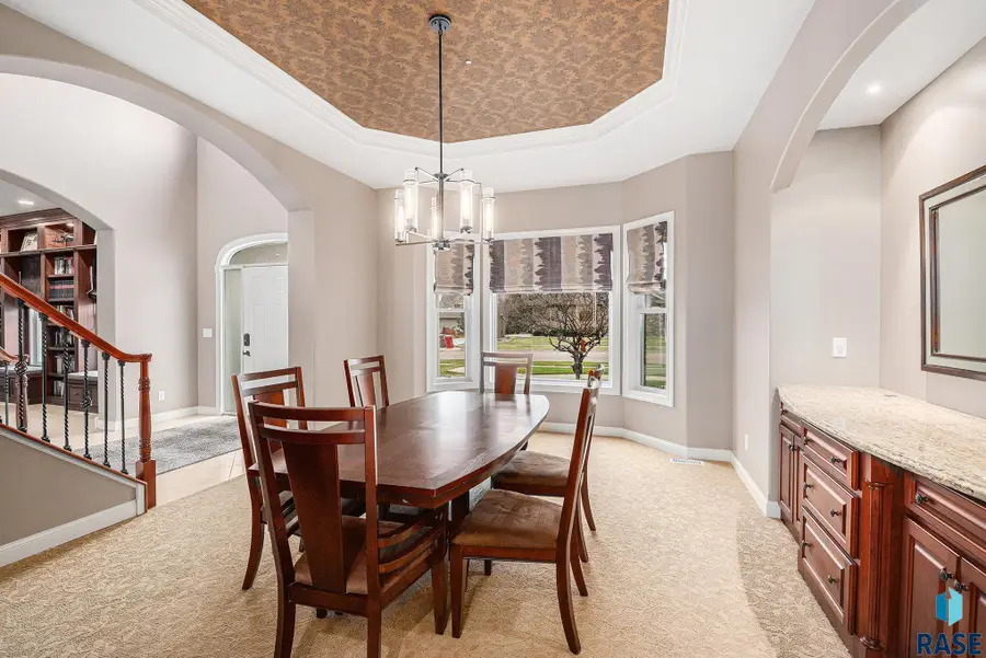 2212 W Cherrywood Cir, Sioux Falls, SD 57108 - #3