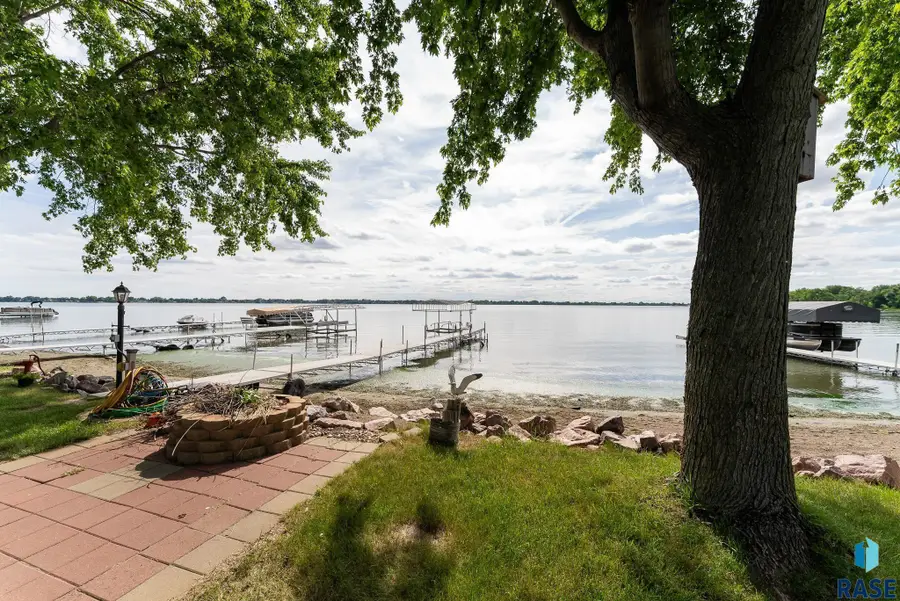 6585 Wentworth Park Dr, Wentworth, SD 57075 - #3