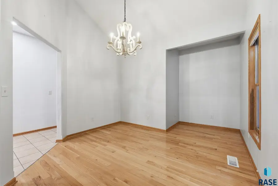 7505 W 15th St, Sioux Falls, SD 57106 - #3